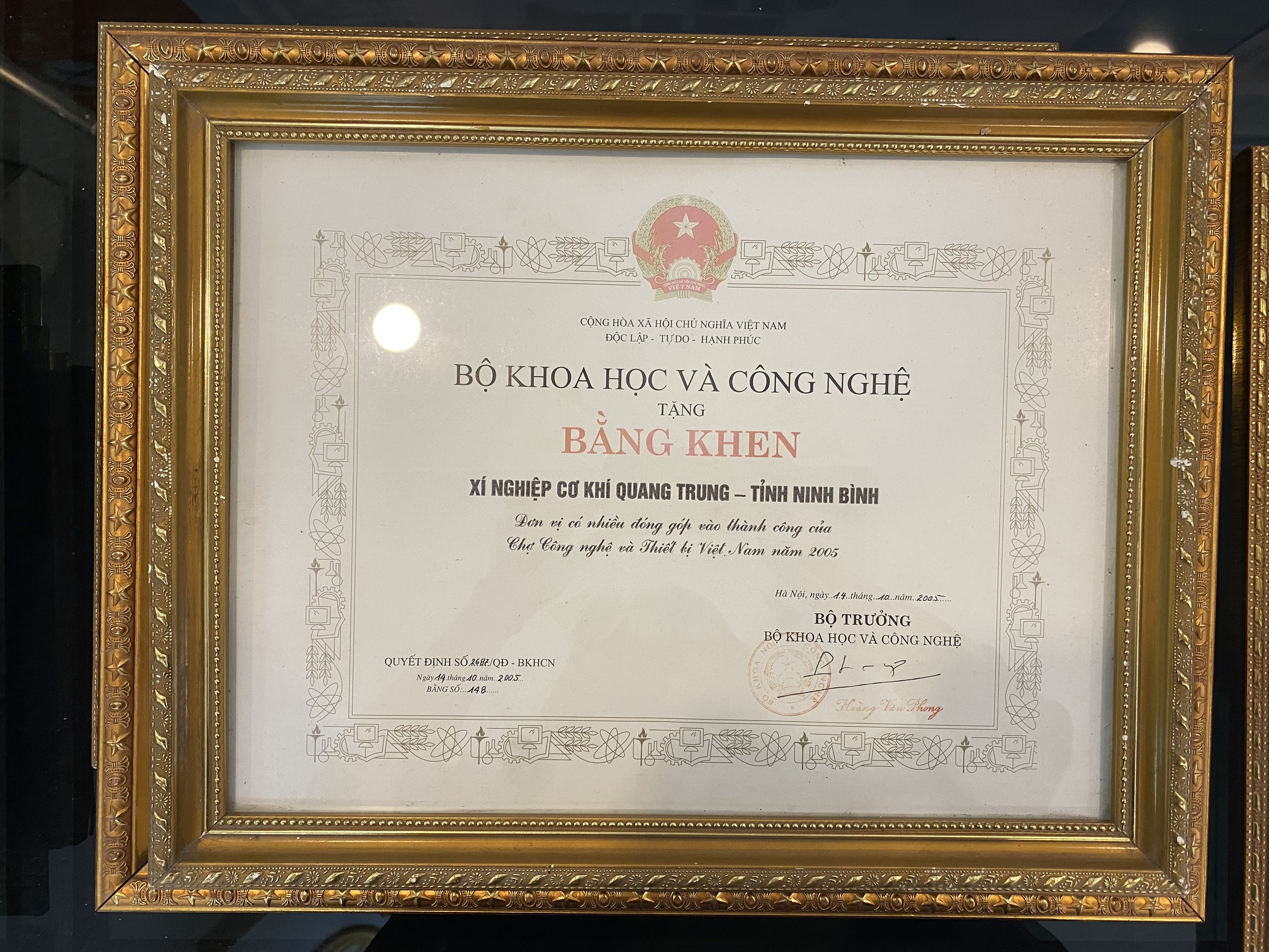 Bộ Khoa học và Công nghệ tặng bằng khen